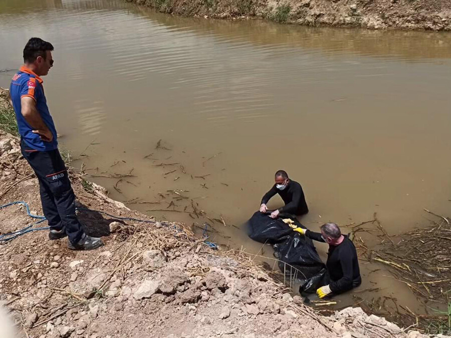 Kızılırmak'a giren Iraklı 3 çocuğun cesedi bulundu Kızılırmak'a giren Iraklı 3 çocuğun cesedi bulundu