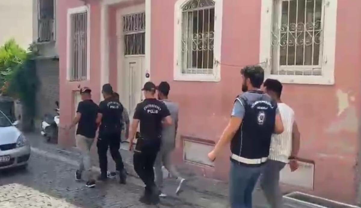 İzmir&#039;de düzensiz göçmen operasyonu: 109 kişi yakalandı