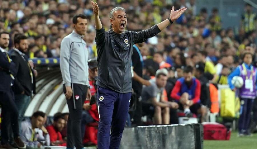 İsmail Kartal'ın yardımcıları ve Fenerbahçe'nin 2023-2024 sezonu hazırlık programı belli oldu İsmail Kartal'ın yardımcıları ve Fenerbahçe'nin 2023-2024 sezonu hazırlık programı belli oldu