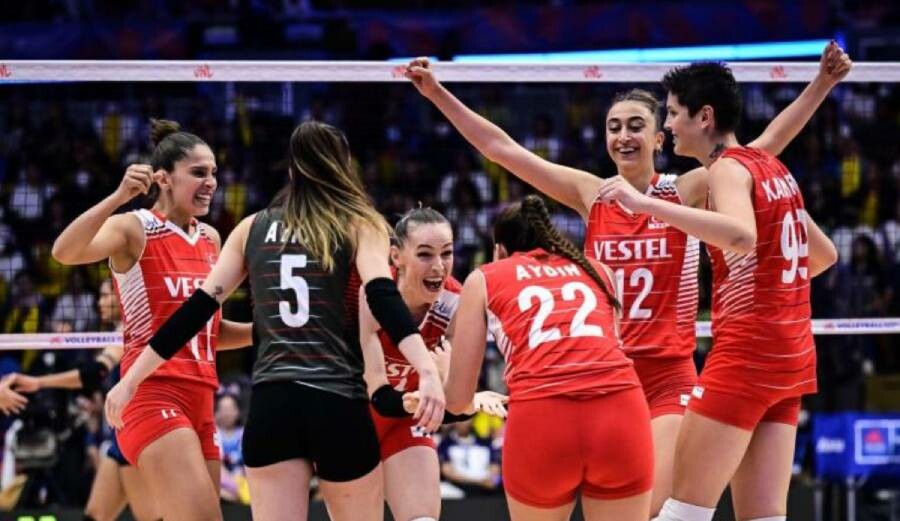 Filenin Sultanları set vermedi! FIVB Kadınlar Milletler Ligi:  Tayland: 0 - Türkiye: 3