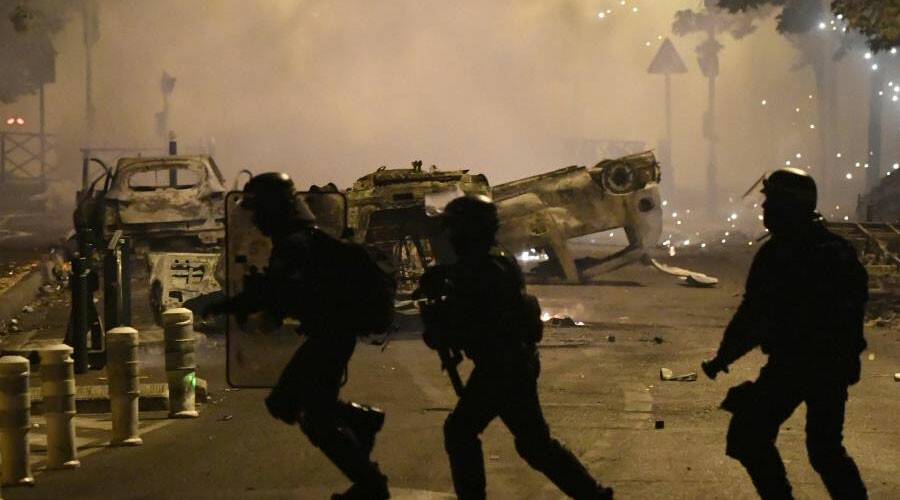 Fransa'da şiddet olayları bitmek bilmiyor: 667 kişi gözaltında Fransa'da şiddet olayları bitmek bilmiyor: 667 kişi gözaltında