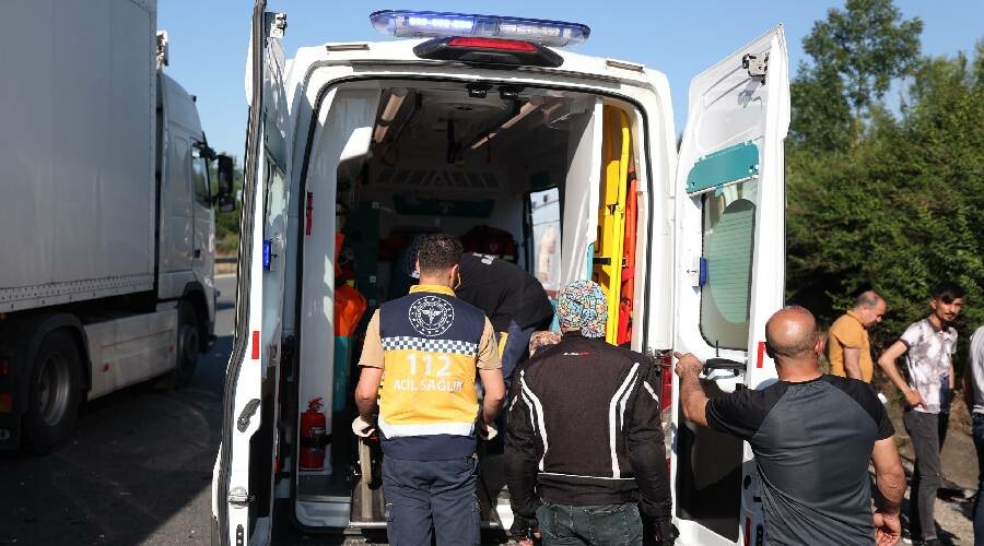 TEM Otoyolu’nda zincirleme kaza: Çok sayıda yaralı var