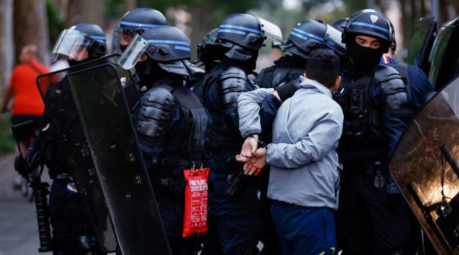 Son dakika: Fransa'daki protestolarda ilk ölüm! Yangın yerine dönen ülkede gözaltı sayısı açıklandı