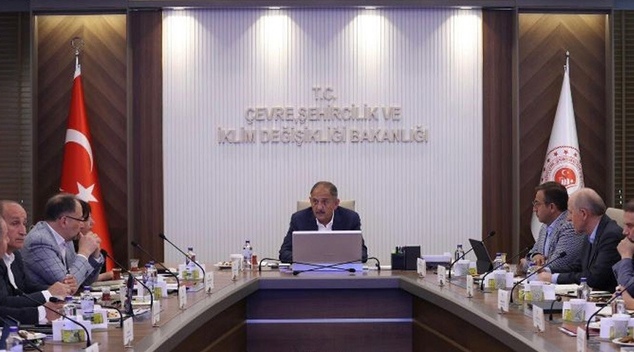 Ana gündem deprem bölgesi... Bakan Özhaseki: Hayatı normale döndüreceğiz