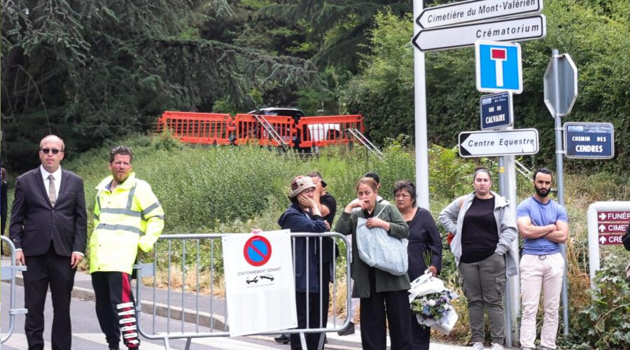 Ölümü Fransa'da kaosa sebep oldu: 17 yaşındaki genç defnedildi