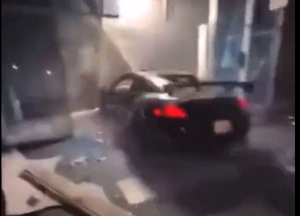 Fransa'da her yer alev alev! Lüks mağazalar lüks araçlarla yağmalandı