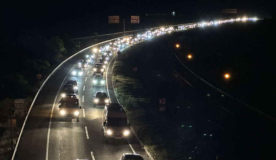 Bayram tatili bitti, dönüş çilesi başladı: D-100 kara yolunda kilometrelerce kuyruk oluştu