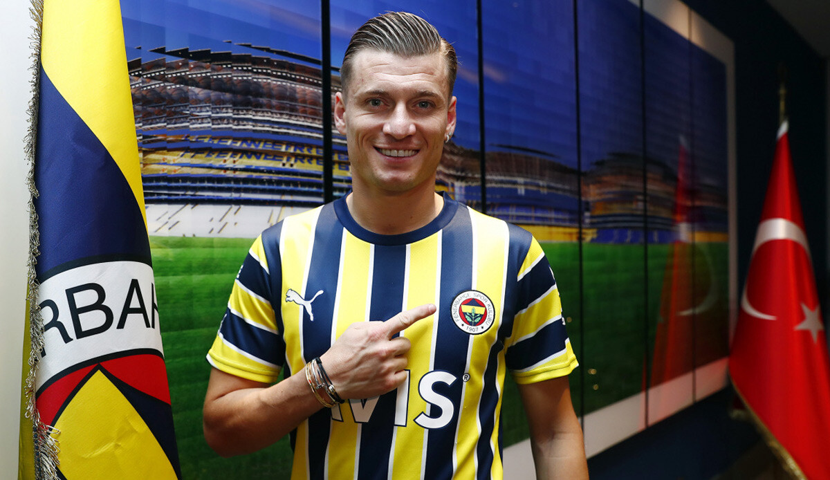 Son dakika Fenerbahçe haberi: İsmail Kartal sonrası ilk ayrılık kesinleşti, sosyal medyadan veda etti... Son dakika Fenerbahçe haberi: İsmail Kartal sonrası ilk ayrılık kesinleşti, sosyal medyadan veda etti...