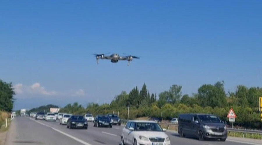 Fırsatçılar emniyet şeridi girdi: Dronlardan kaçamadı
