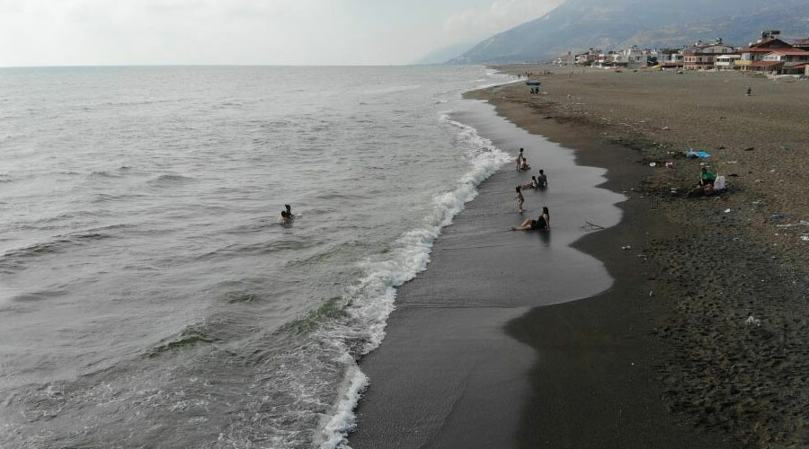 Deprem bölgesi Hatay'da en uzun plaj bu bayram boş kaldı