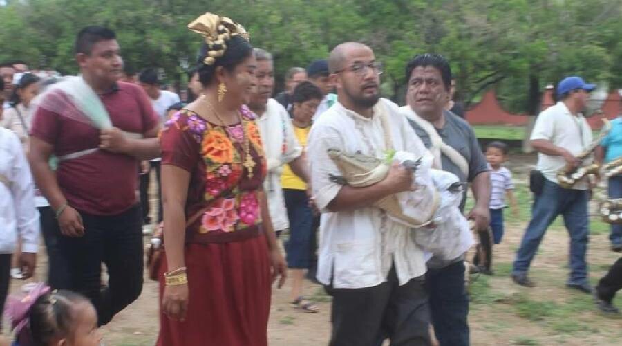 Meksika’da belediye başkanı timsahla evlendi: Biz birbirimizi seviyoruz Meksika’da belediye başkanı timsahla evlendi: Biz birbirimizi seviyoruz