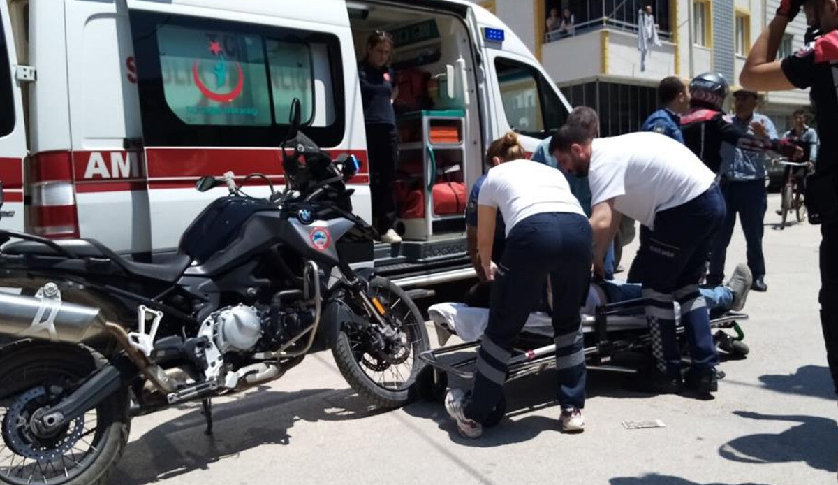 Bursa'da akrabalar arasında kavga: 3'ü polis 6 yaralı Bursa'da akrabalar arasında kavga: 3'ü polis 6 yaralı