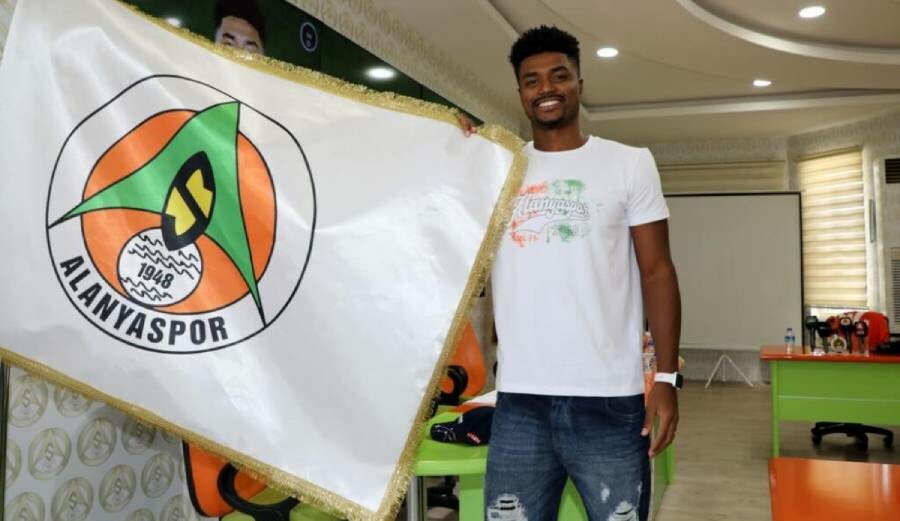 Eduardo Bauermann ve Carlos Eduardo Alanyaspor'da! Alanya sambaya hazırlanıyor