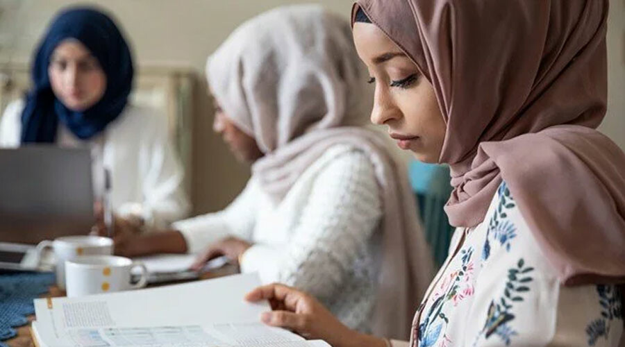 Fransa'nın 132 yıl boyunca sömürge altında tuttuğu ülke eğitim dilini değiştiriyor