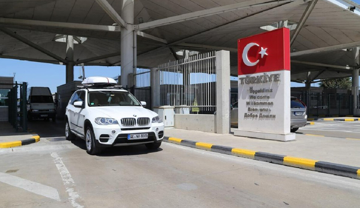 Bayram tatilinde gümrük kapılarından kaç yolcu geçti? Bakanlık açıkladı