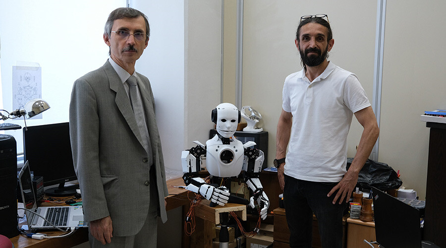 Bursa’nın insansı bionik robotu teknoloji dünyasına yön verecek insansı robot