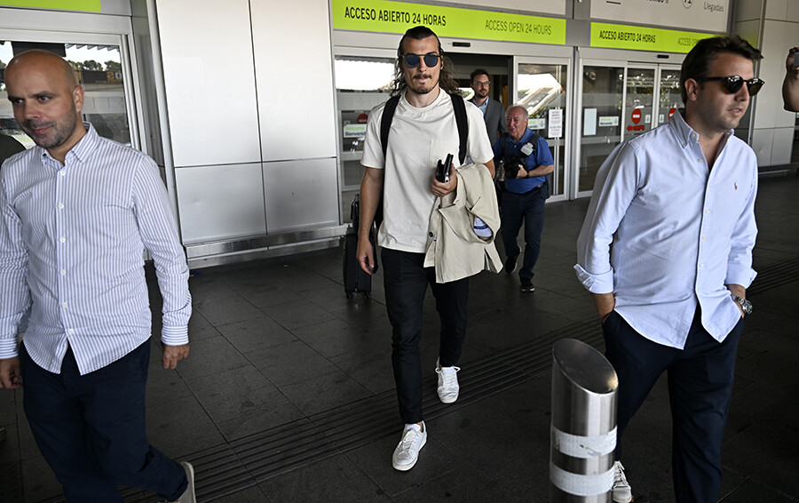 Çağlar Söyüncü imzayı attı, resmen Atletico Madrid'de Çağlar Söyüncü imzayı attı, resmen Atletico Madrid'de