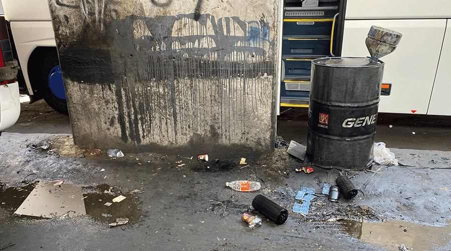 İstanbul Otogar'ı çürümeye terk edildi! Çalışanlar isyan etti İstanbul Otogar'ı çürümeye terk edildi! Çalışanlar isyan etti