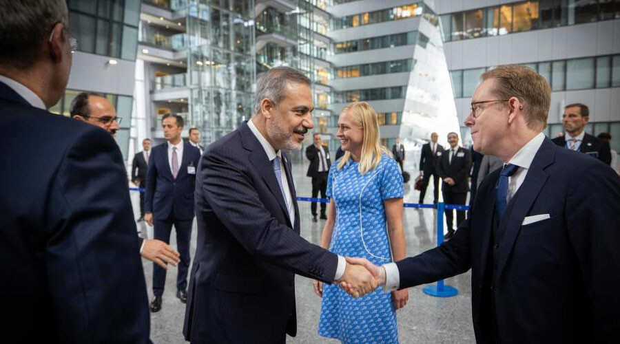 Brüksel'de kritik zirve: Türkiye, İsveç ve Finlandiya heyetleri bir araya geldi Brüksel'de kritik zirve: Türkiye, İsveç ve Finlandiya heyetleri bir araya geldi