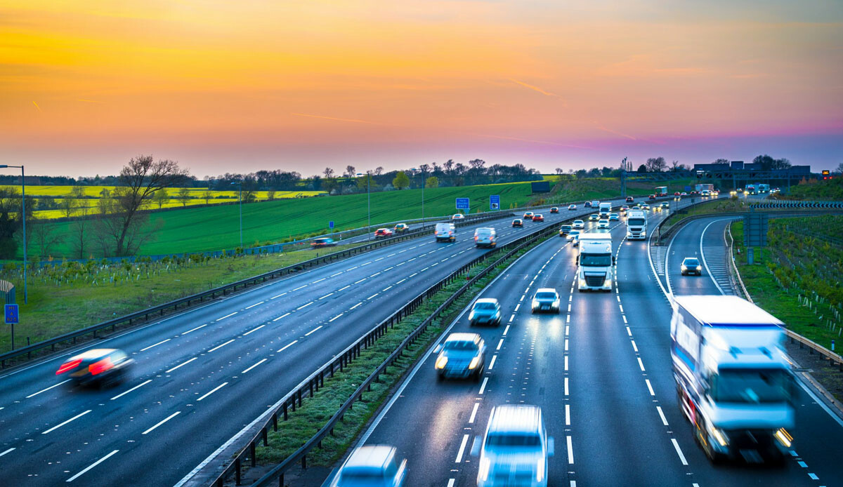 Ulaştırma bakanı açıkladı: Saatte 80 kilometre hızı geçenin aracına el konulacak Ulaştırma bakanı açıkladı: Saatte 80 kilometre hızı geçenin aracına el konulacak