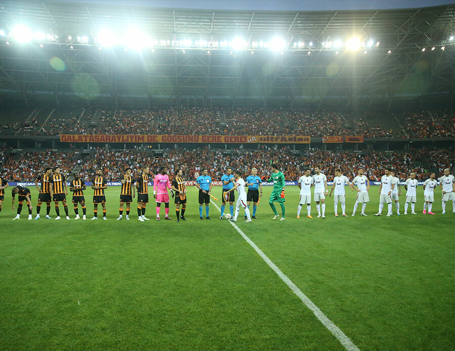 Galatasaray - Hull City maçında şok anlar: 3 dakikada atılan 3 gol hayrete düşürdü Galatasaray - Hull City maçında şok anlar: 3 dakikada atılan 3 gol hayrete düşürdü
