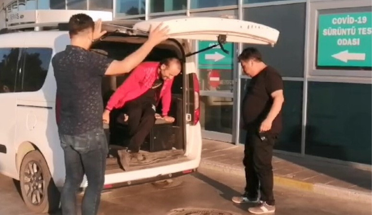 Sevdiği kızın yanında başkasını gördü, gözü dönen genç dehşet saçtı Sevdiği kızın yanında başkasını gördü, gözü dönen genç dehşet saçtı