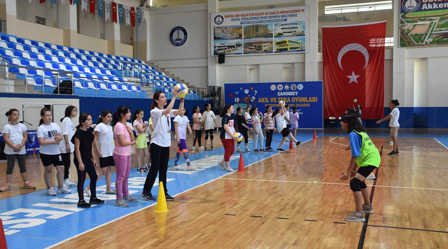 Gaziantep'te çocuklar depremin izlerini sporla siliyor: 
