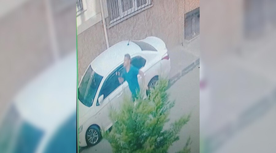 Kapısını çalıp su istedi,9 aylık hamile kadın dehşeti yaşadı Kapısını çalıp su istedi,9 aylık hamile kadın dehşeti yaşadı