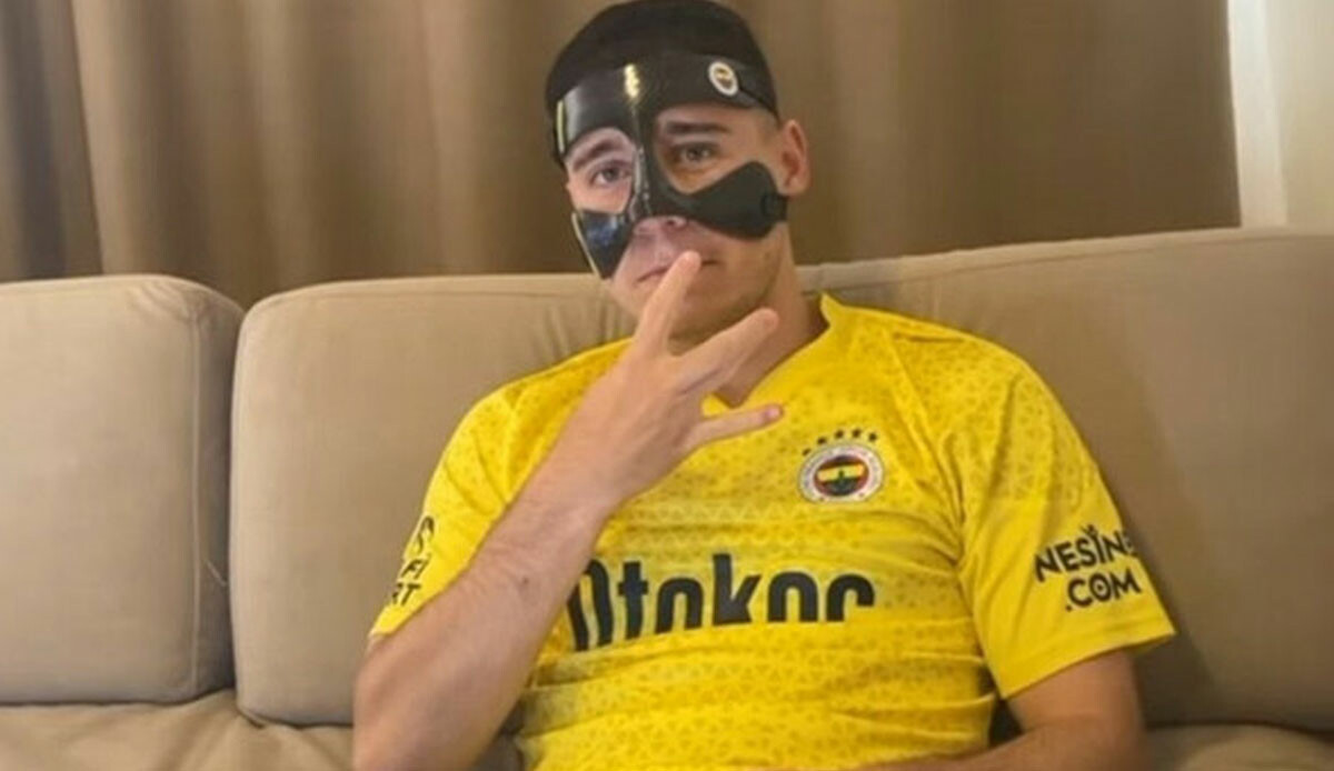 Emre Mor estetik ameliyat oldu! Milli oyuncunun yüzündeki değişim dikkat çekti Emre Mor estetik ameliyat oldu! Milli oyuncunun yüzündeki değişim dikkat çekti