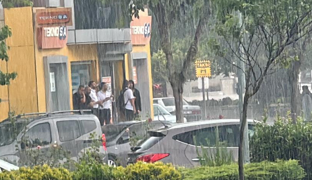 Uyarılar sonrası Düzce'de yağış başladı: Vatandaşlar hazırlıksız yakalandı