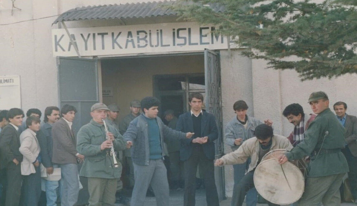 Maziye götüren 37 yıllık fotoğraf Maziye götüren 37 yıllık fotoğraf