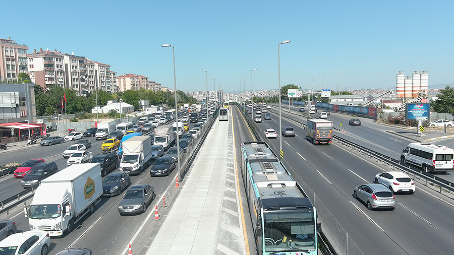 Metrobüs yollarında çalışma başlıyor! Bazı duraklar 36 saat kapalı kalacak