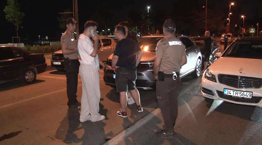 Kadıköy’de makas atarken yakalanan sürücüden şaşkına çeviren sözler : 'İlk cezam, devletimiz var olsun'