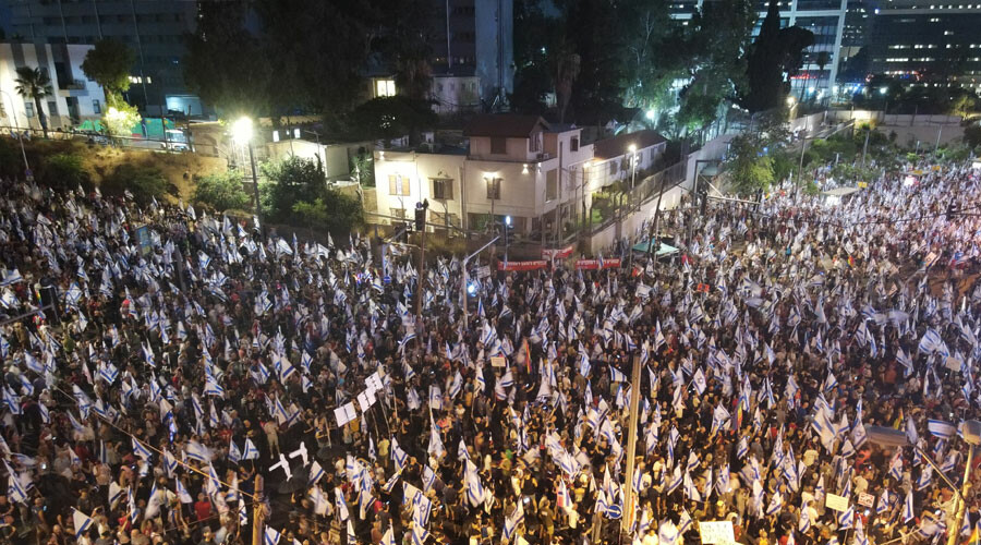 İsrail'de halk sokaklarda: Netanyahu'yu zor günler bekliyor