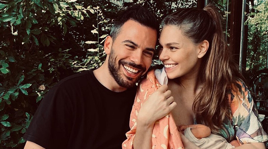 Aslı Enver’den bebeğiyle ilk fotoğraf geldi! “Benim güzel ailem”