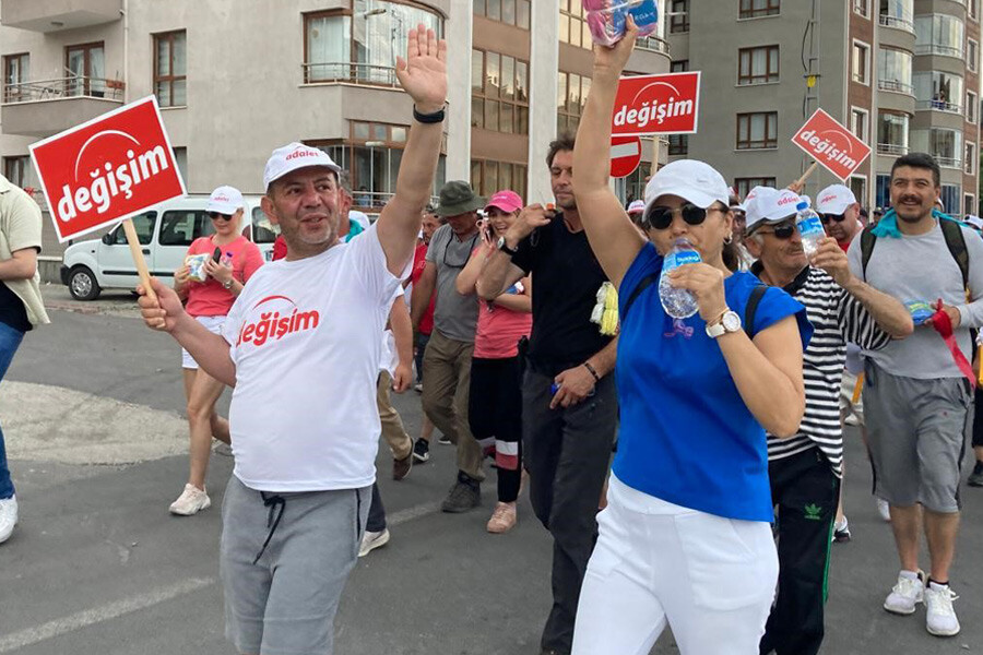 Tanju Özcan’dan Kılıçdaroğlu’na hem uyarı hem çağrı: Büyük kitleler istifaya davet edecek Tanju Özcan’dan Kılıçdaroğlu’na hem uyarı hem çağrı: Büyük kitleler istifaya davet edecek