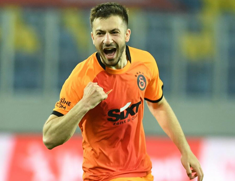 Beşiktaş transfer bombasını patlattı! Galatasaray'ın eski golcüsüyle anlaşma sağlandı Beşiktaş transfer bombasını patlattı! Galatasaray'ın eski golcüsüyle anlaşma sağlandı