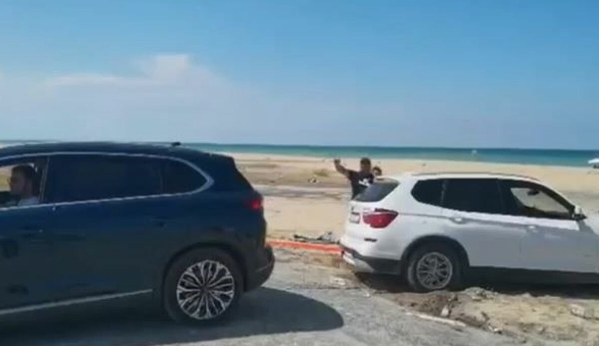 Bataklığa saplanan BMW’yi Togg çıkardı Bataklığa saplanan BMW’yi Togg çıkardı
