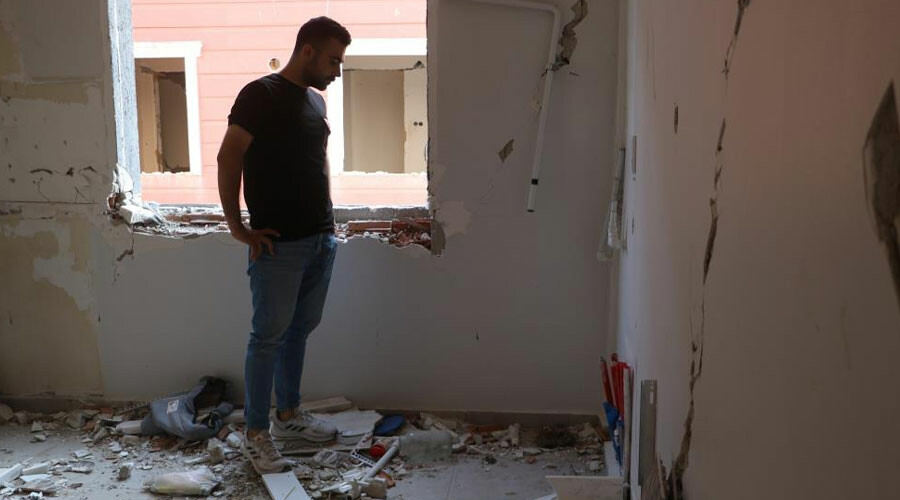 Depremin yıktığı Hatay’da yürek ısıtan görüntü: Enkaza dönen bina kumrulara yuva oldu