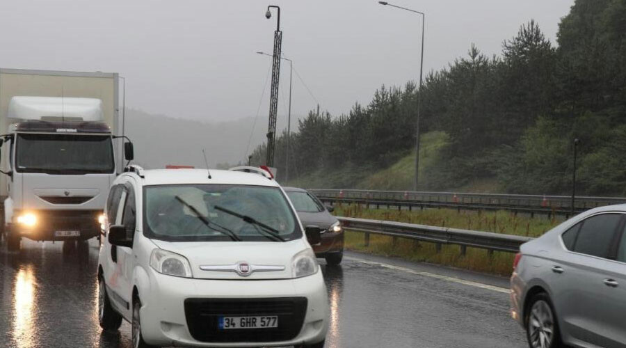 Bolu Dağı Tüneli ve TEM Otoyolu ulaşıma kapatıldı: Bakan Uraloğlu bölgede