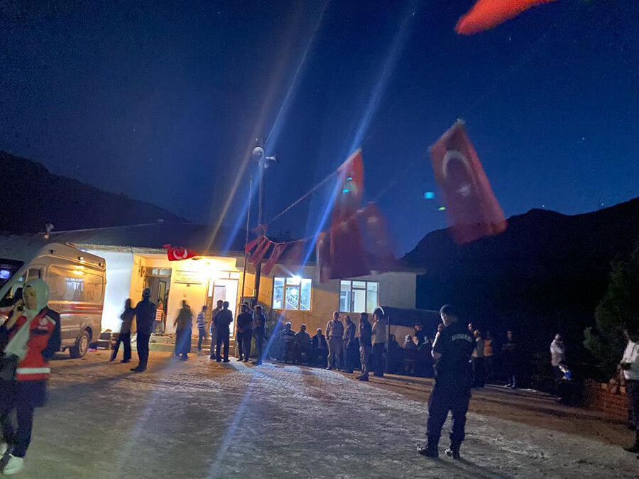 Pençe-Şimşek Harekâtı bölgesinde 2 askerimiz şehit oldu Pençe-Şimşek Harekâtı bölgesinde 2 askerimiz şehit oldu