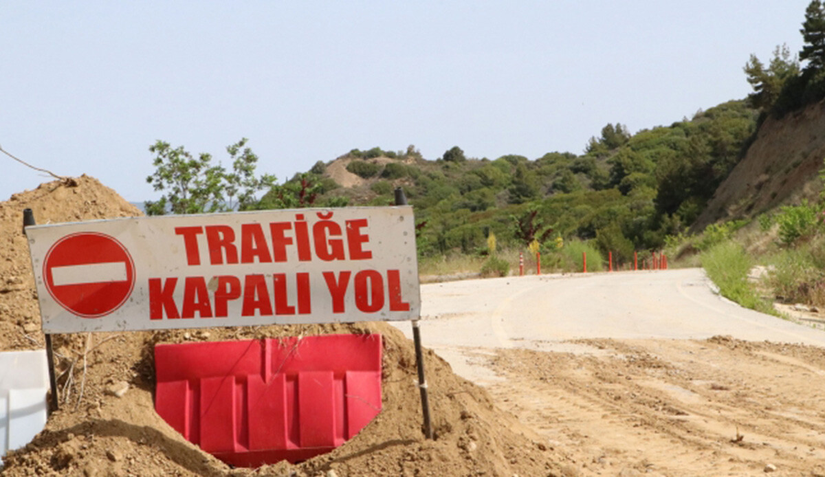 Yola çıkacaklar dikkat! Heyelan nedeniyle kara yolu ulaşıma kapatıldı Yola çıkacaklar dikkat! Heyelan nedeniyle kara yolu ulaşıma kapatıldı
