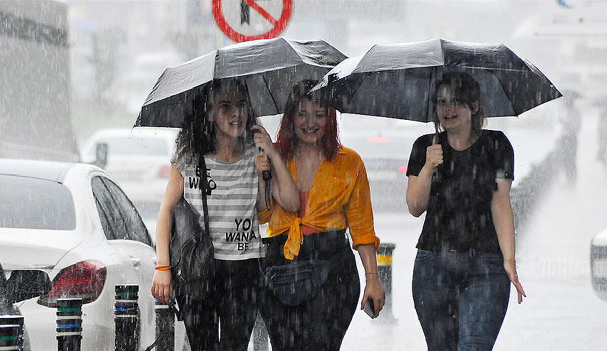 Meteoroloji'den 15 il için sağanak uyarısı! Aralarında İstanbul da var Meteoroloji'den 15 il için sağanak uyarısı! Aralarında İstanbul da var