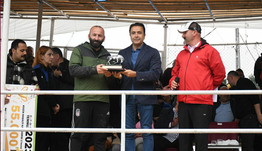 Beşiktaş'ın Almanya kampına takımdan ayrılacağı konuşulan Romain Saiss götürülmedi