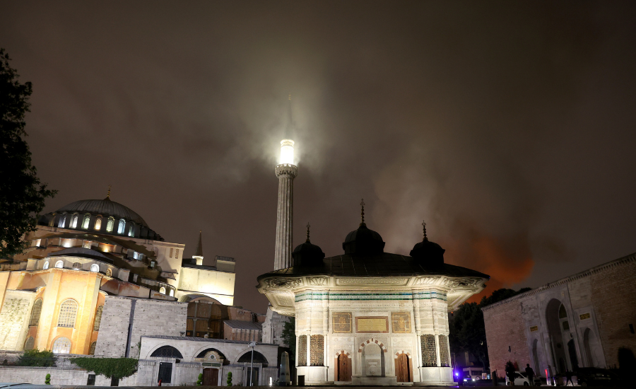 Topkapı Sarayı’nda yangın mı çıktı? Yangın neden çıktı, söndürüldü mü?