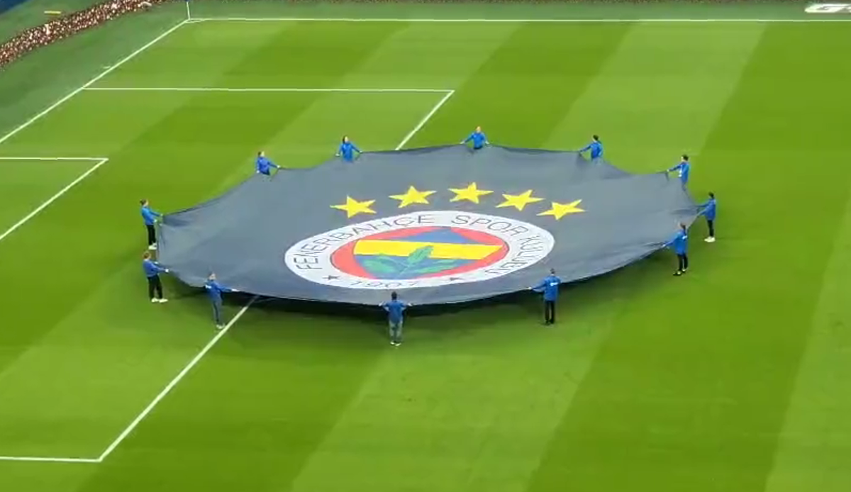Fenerbahçe ilk kez 5 yıldızlı logoyla  sahaya çıktı! Zenit maçındaki formalar dikkat çekti
