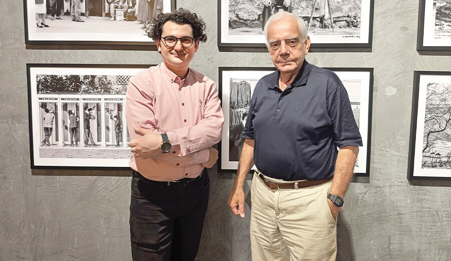 Duayen fotoğraf sanatçısı İzzet Keribar sorularımızı cevapladı: Karaköy'deki kayıklar hep kalacak zannettim Duayen fotoğraf sanatçısı İzzet Keribar sorularımızı cevapladı: Karaköy'deki kayıklar hep kalacak zannettim