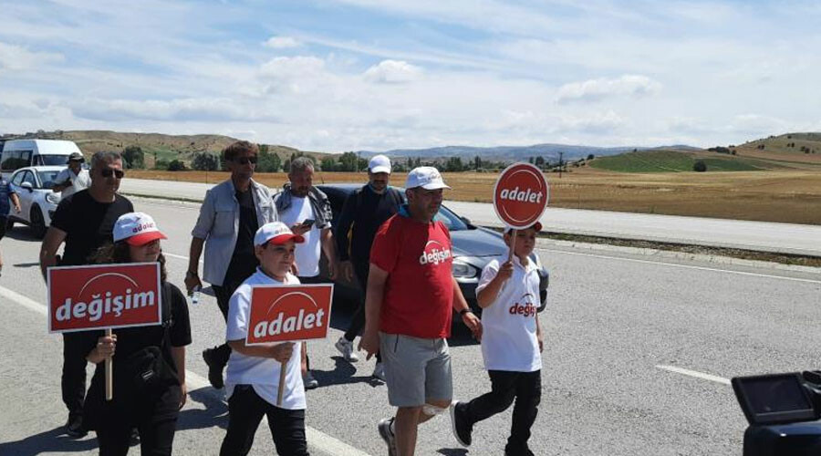 Tanju Özcan Kemal Kılıçdaroğlu’nun basiretsiz olduğunu söyledi.
