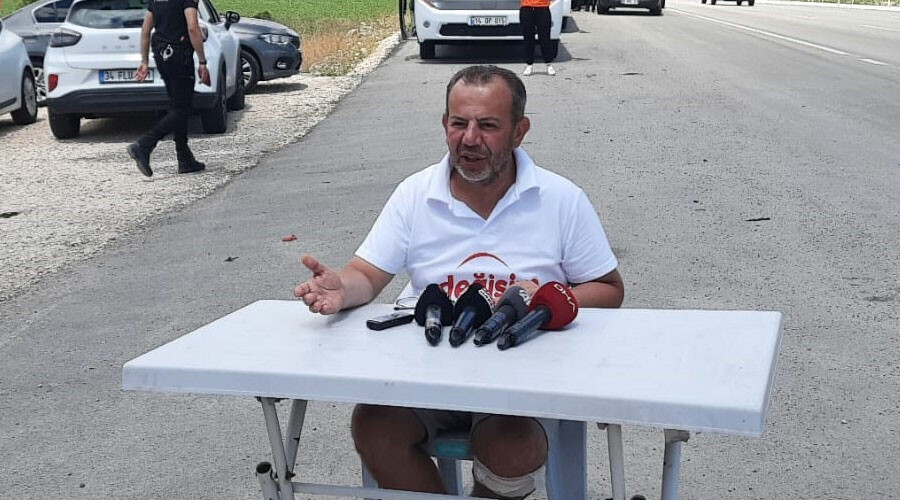 Tanju Özcan, basın toplantısı düzenledi.