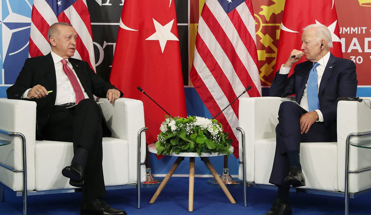Görüşme ABD basınında büyük yankı uyandırdı: Erdoğan'dan Biden'a çok net İsveç cevabı Görüşme ABD basınında büyük yankı uyandırdı: Erdoğan'dan Biden'a çok net İsveç cevabı